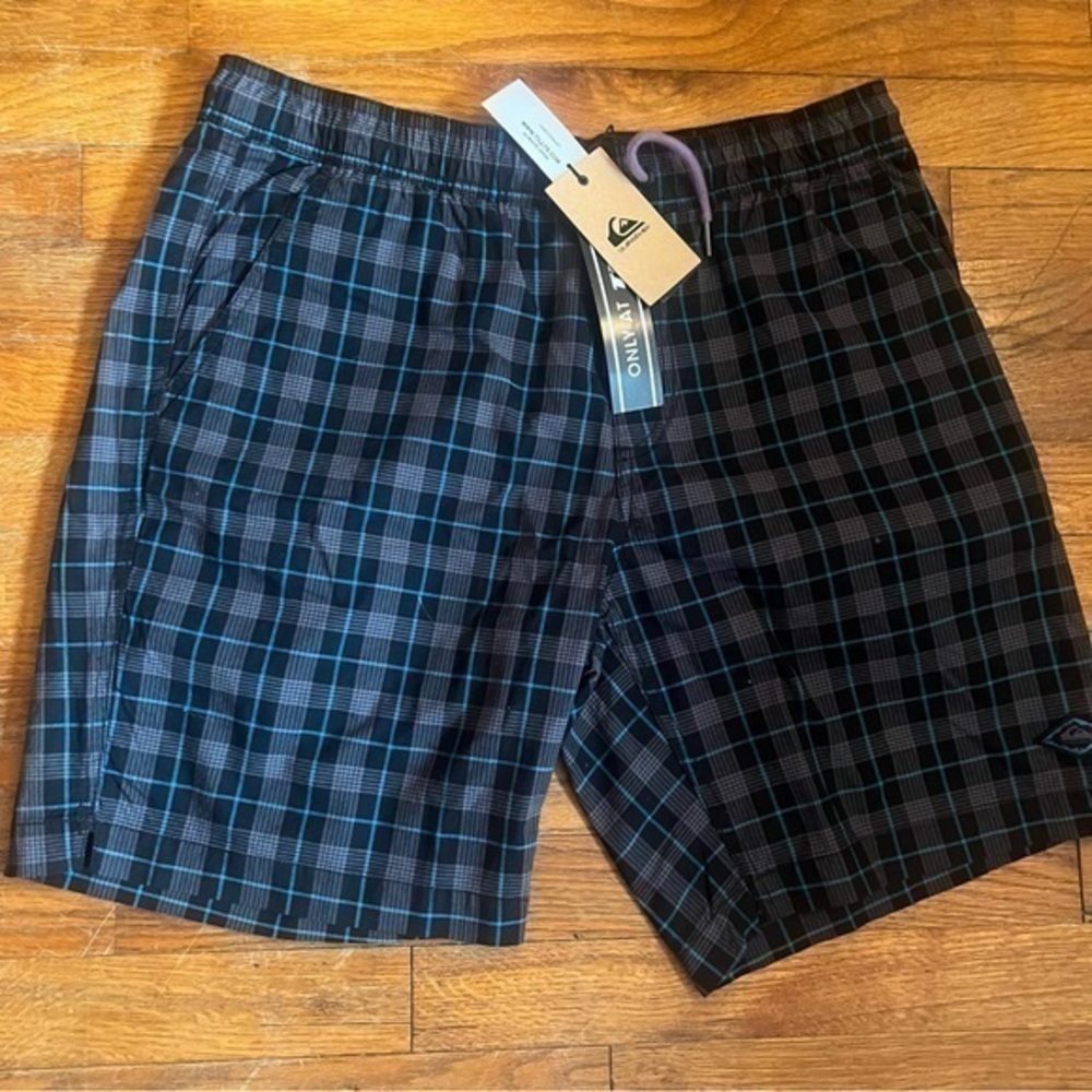 New Quiksilver elastic waste shorts